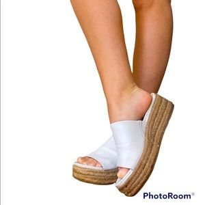 Women platform slides size 8 Franco Sarto